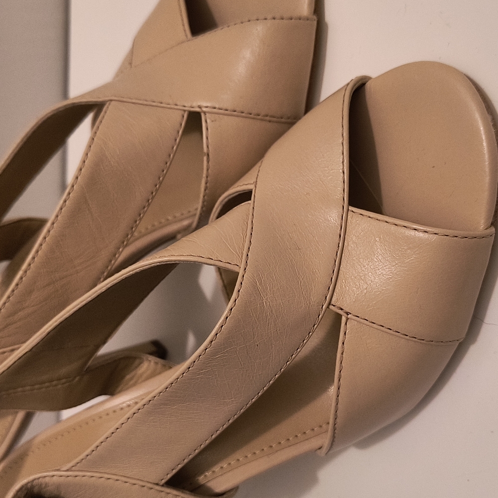 Michael Kors leather Tan  heels sandarls - Picture 12 of 12